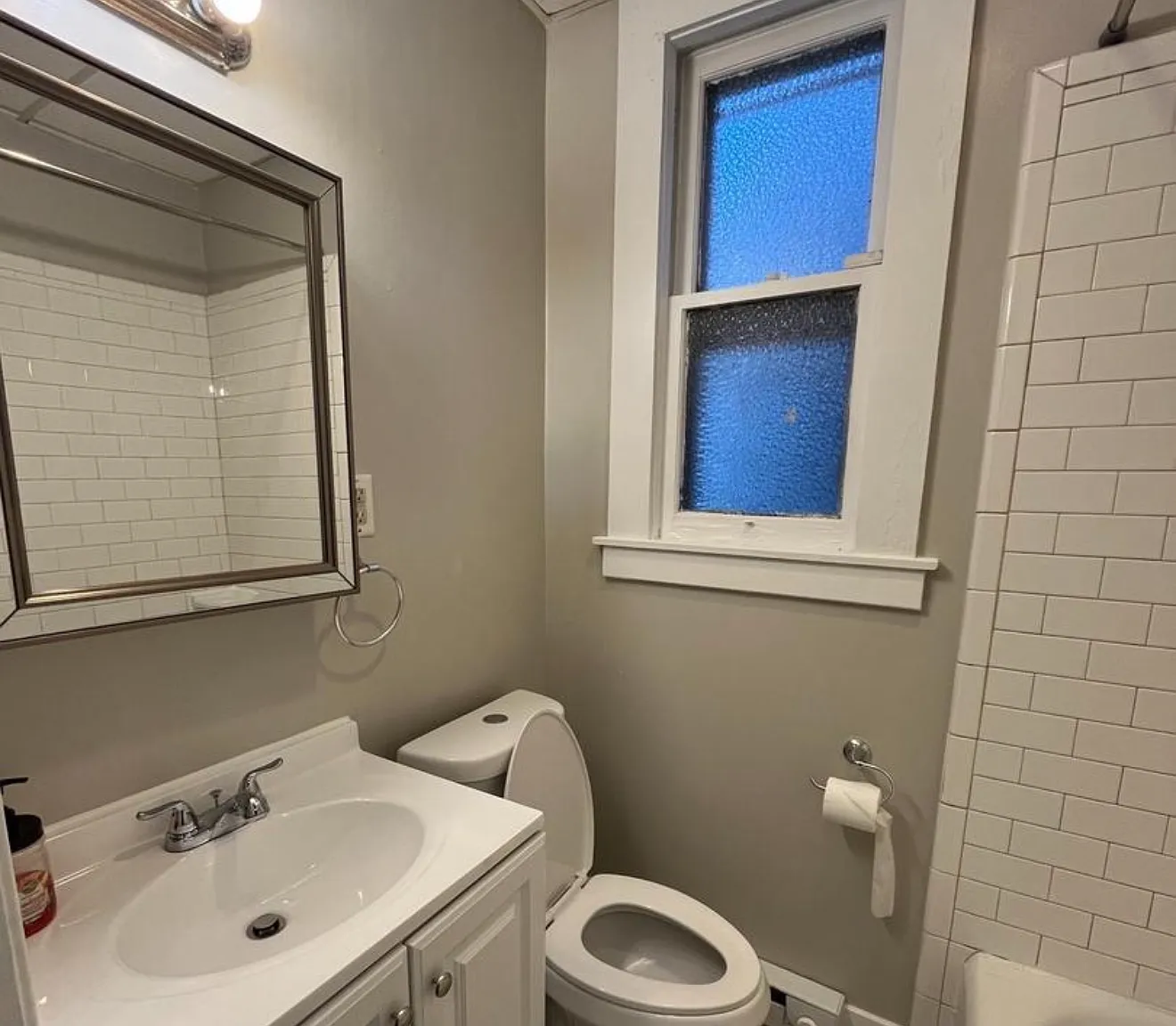1 bed, 3000 sqft, $700 — Photo 1