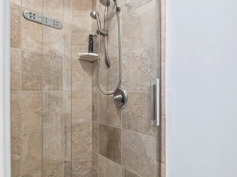 325 S Salina St #2 — Photo 17