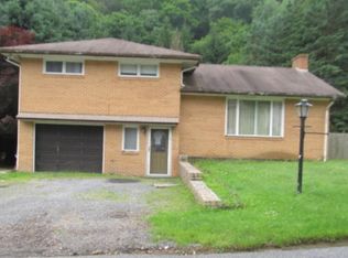 117 Pulaski Ln, Johnstown, PA 15906