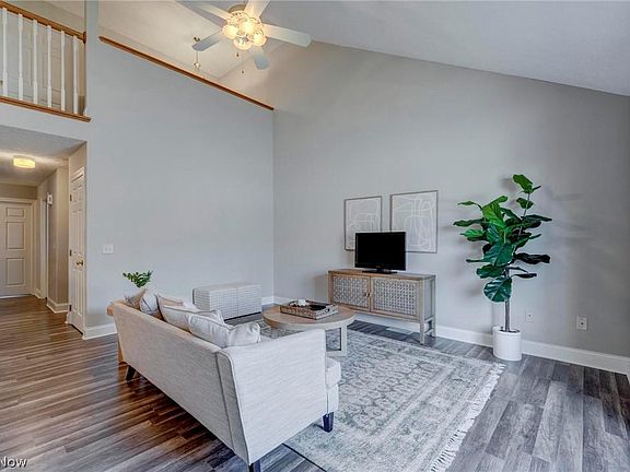 3rd image of 1213 Salwa Ln