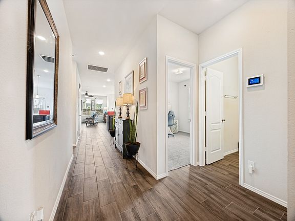 4th image of 1109 Beach Blvd