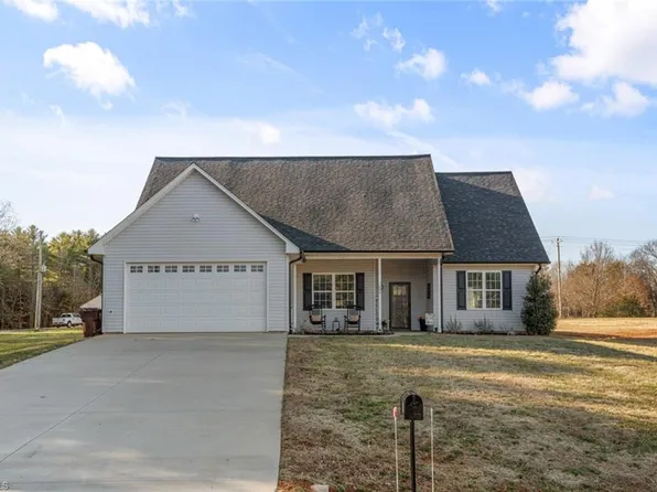 196 McCullough Rd, Mocksville, NC 27028