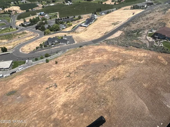 150 Marisa Hill Dr, Selah, WA 98942