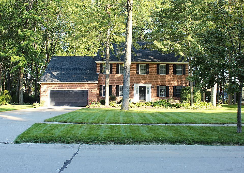 618 Calann Drive, Elyria, OH
