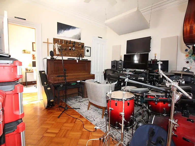 517 E Broadway #2 — Photo 8