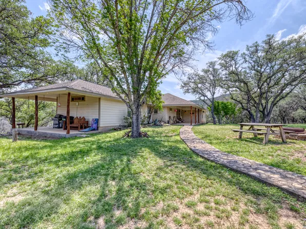 270 Robinson, ConCan, TX 78838