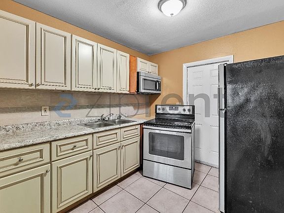 3rd image of 9413 N Mulberry St APT A