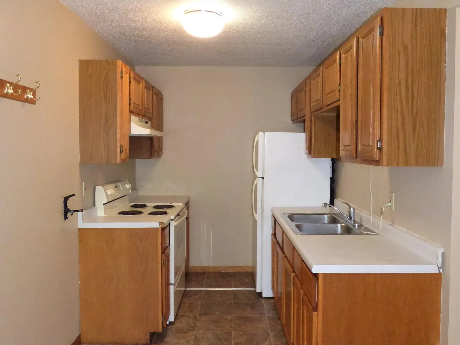 2 bed, $895 — Photo 3