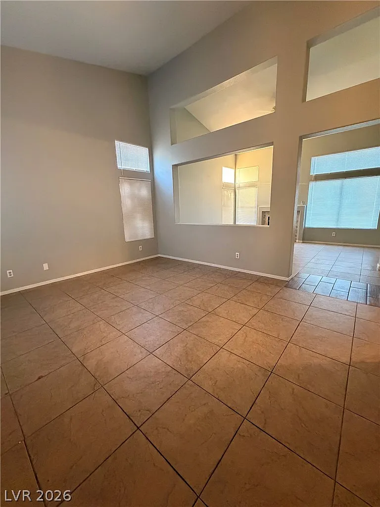 4 bed, 2.5 bath, 1789 sqft, $2,150 — Photo 3
