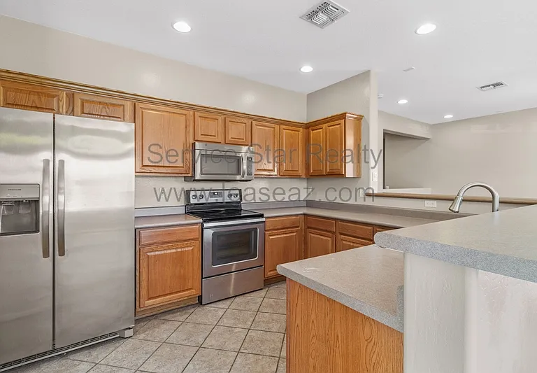 15015 N 172nd Ln — Photo 8