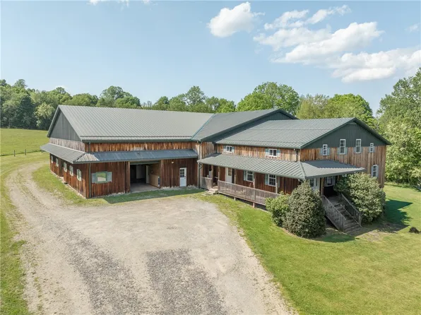 429 Old Distillery Rd, Stahlstown, PA 15687