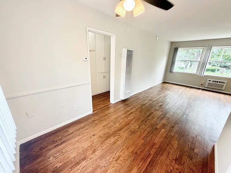 606 W Foothill Blvd — Photo 14