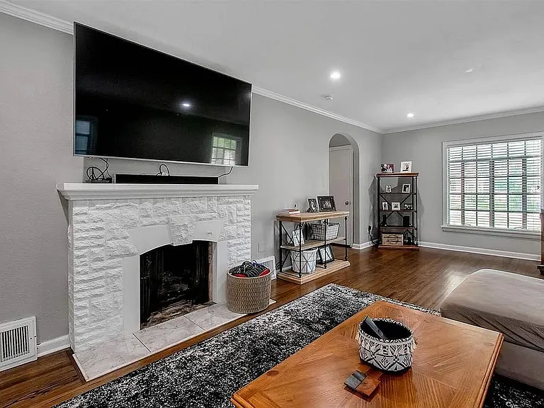 514 S Crestway St — Photo 7