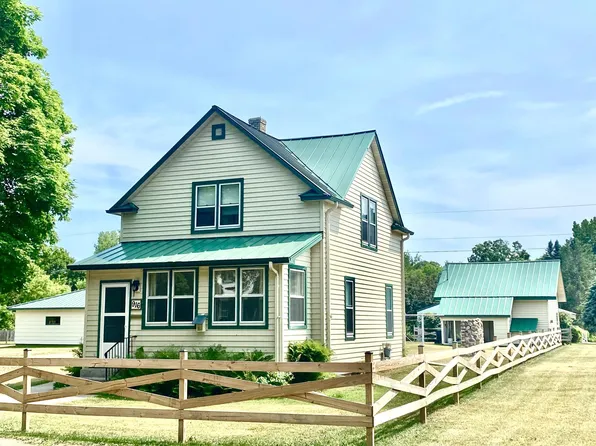 916 Birch St, Crosby, MN 56441