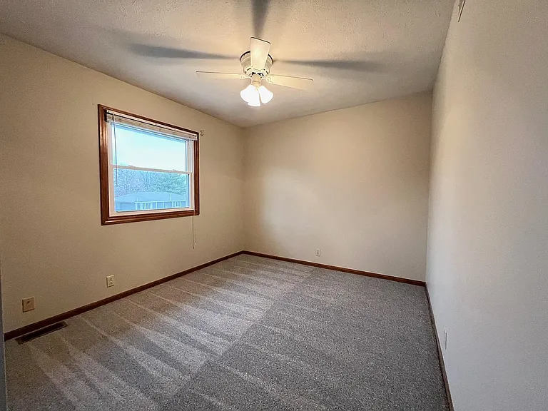 5819 N 127th Avenue Cir — Photo 29