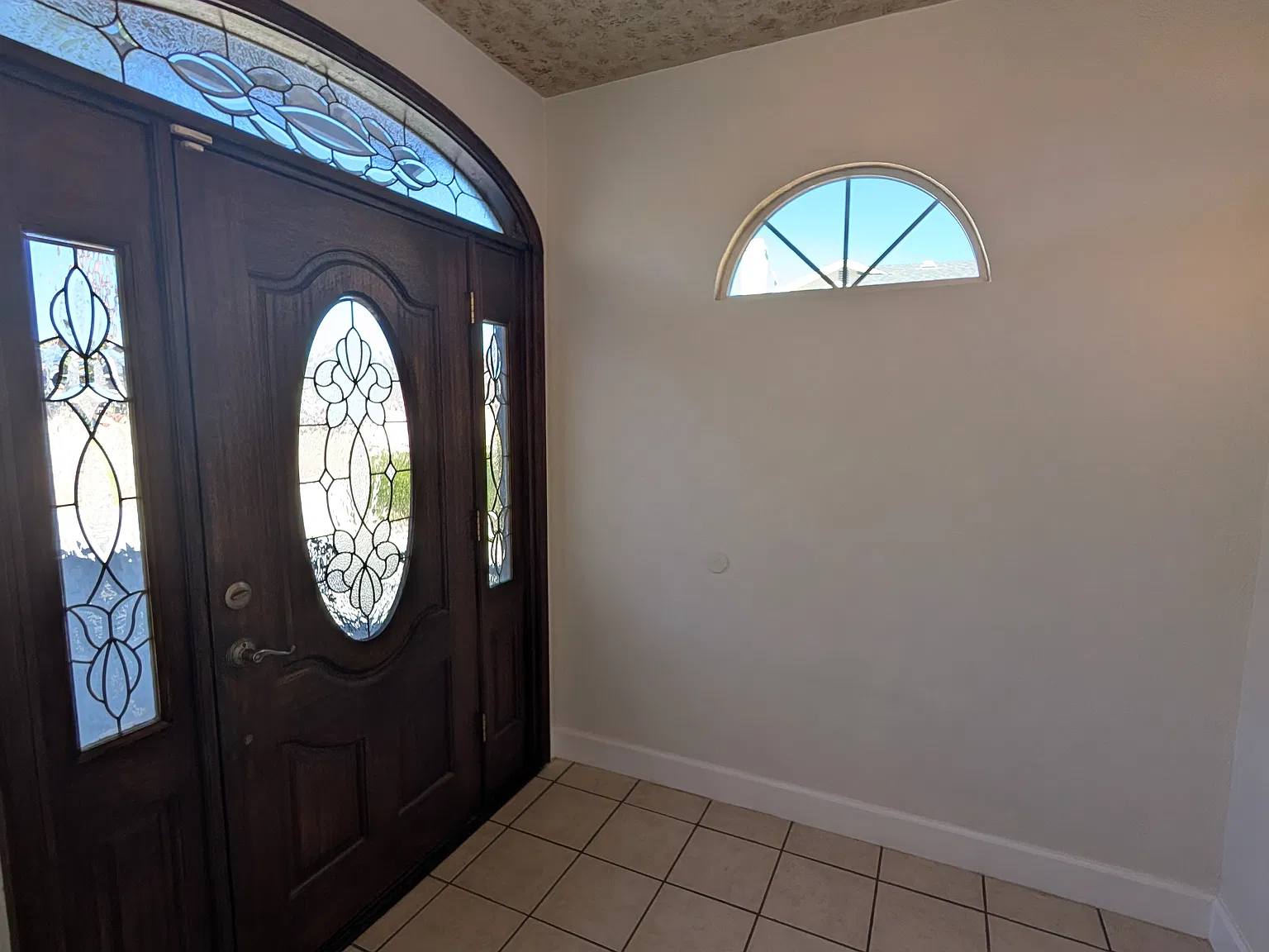 4 bed, 2410 sqft, $4,200 — Photo 4