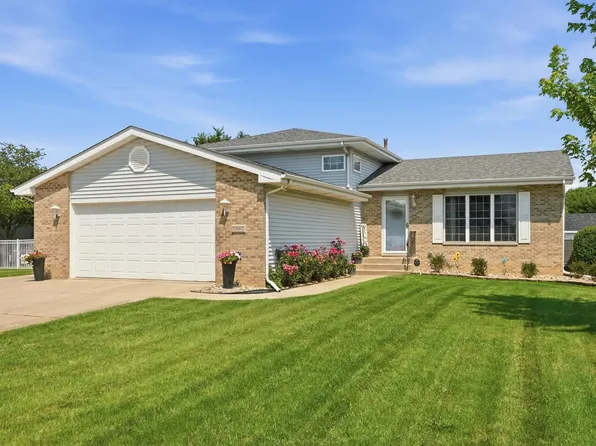 10667 Millard Dr, Saint John, IN 46373