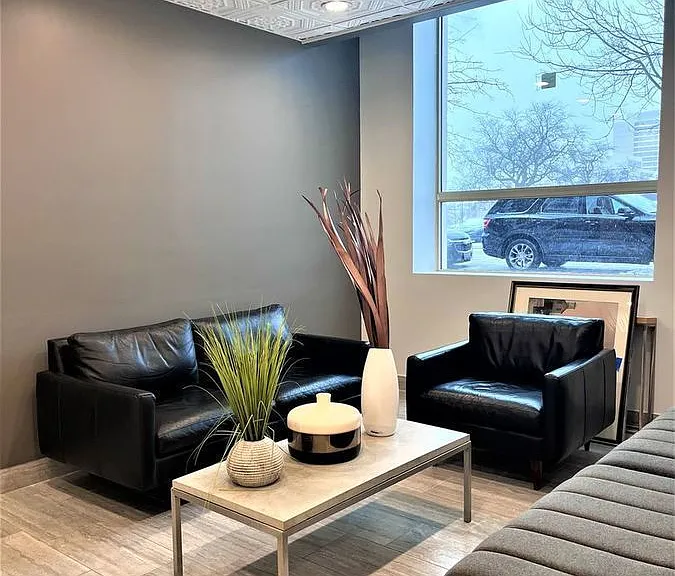 405 E Oakwood Blvd #H-4 — Photo 4