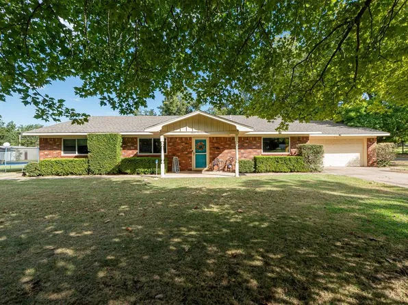 701 W McNeese St, Marlow, OK 73055