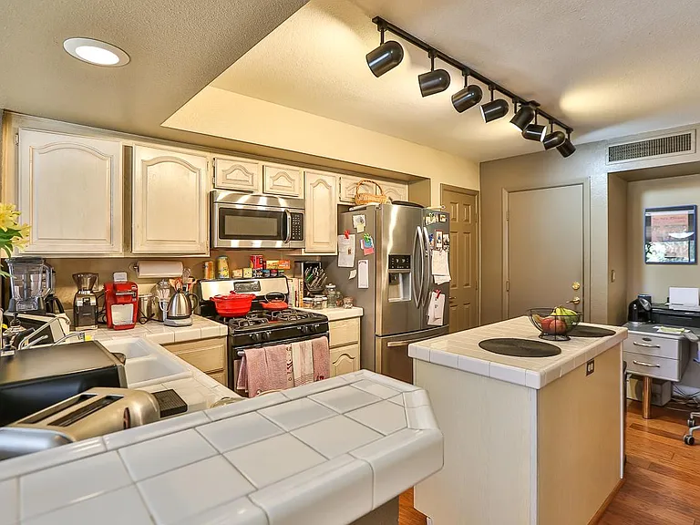 2657 Seashore Dr — Photo 15