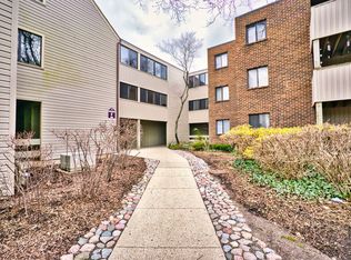 1840 W Highland Ave #E204, Elgin, IL 60123