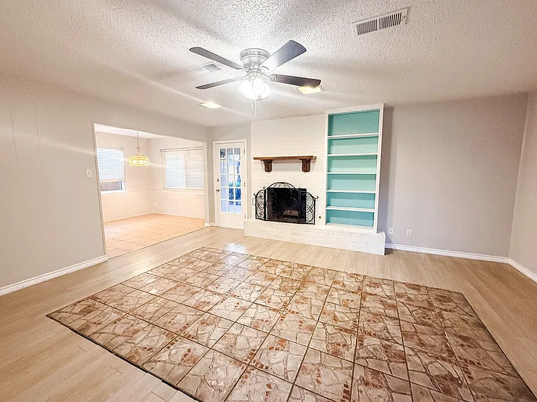 2605 Cambridge St — Photo 6