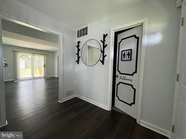 1717 Fallsway Dr — Photo 3