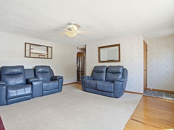 5th image of 59 Camden Ave