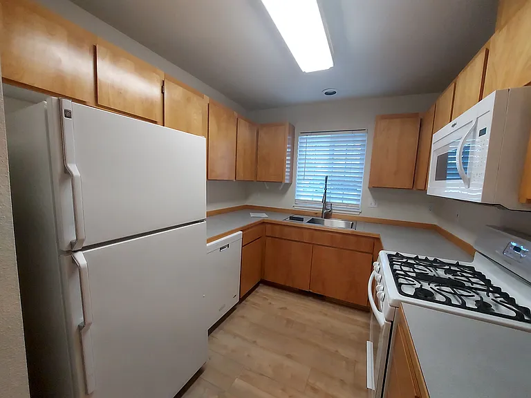 1085 NE Purcell Blvd #1-4 — Photo 5