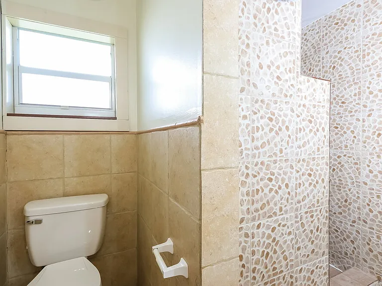 6398 Amberwoods Dr — Photo 14
