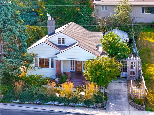 1925 Irving Ave, Astoria, OR 97103