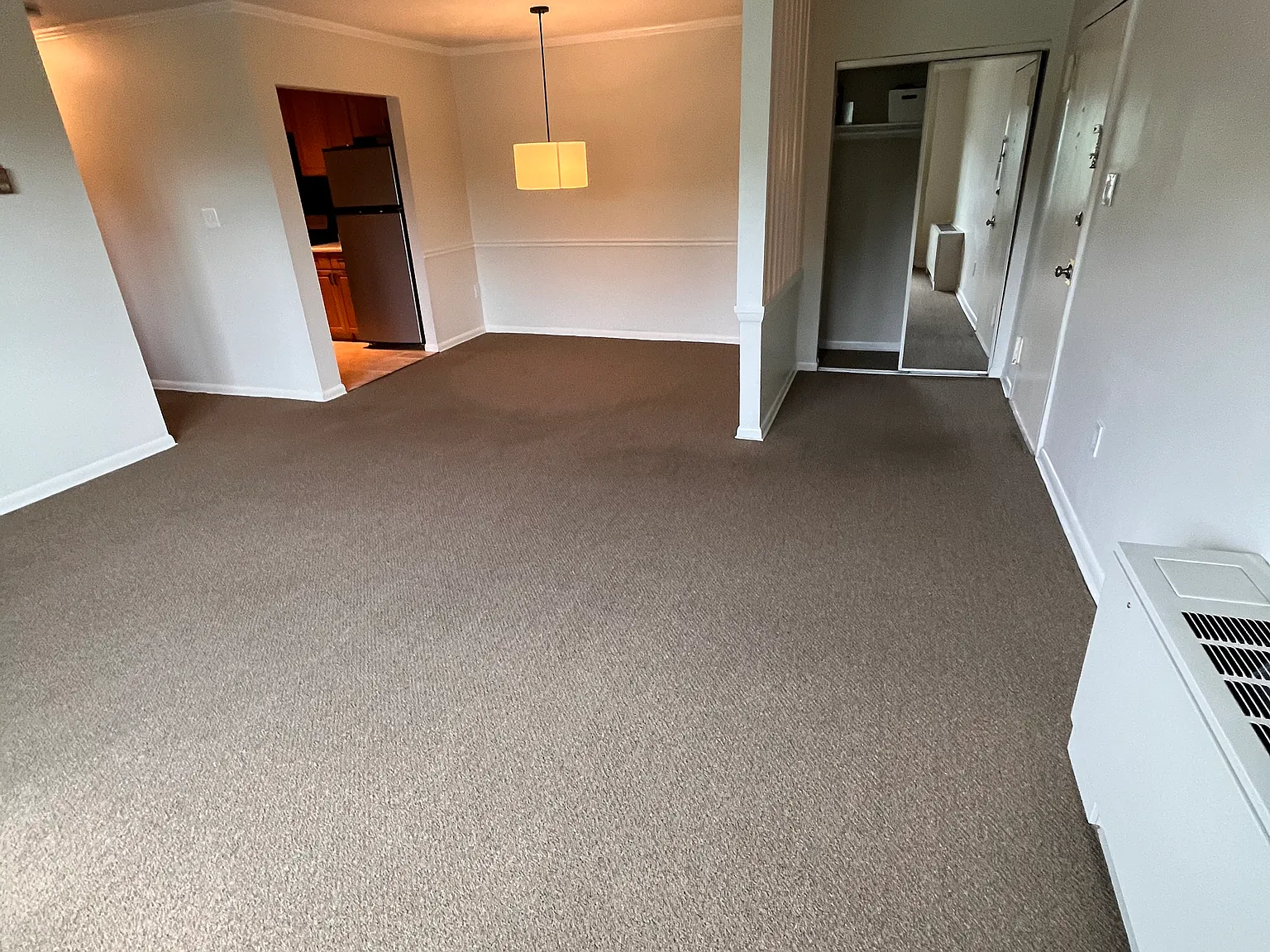 2 bed, 960 sqft, $1,900 — Photo 3
