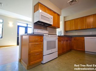 40 Raynor Cir, Roxbury, MA 02120