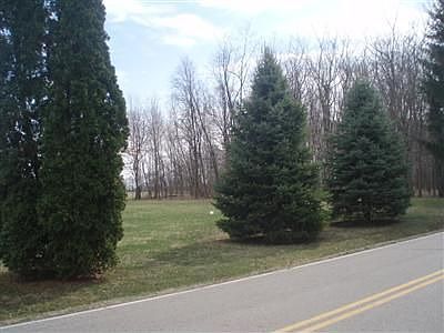2nd image of 555 S Dayton Brandt Rd