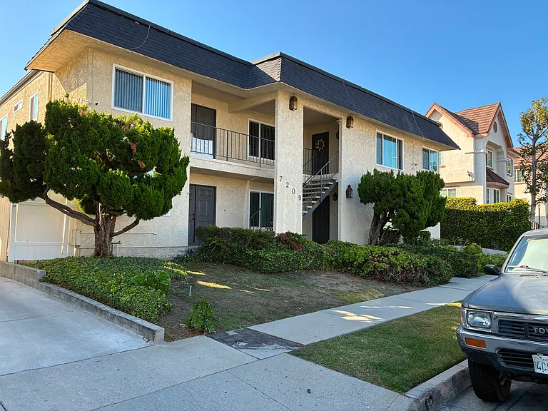 7209 Lotus Ave #3 — Photo 1