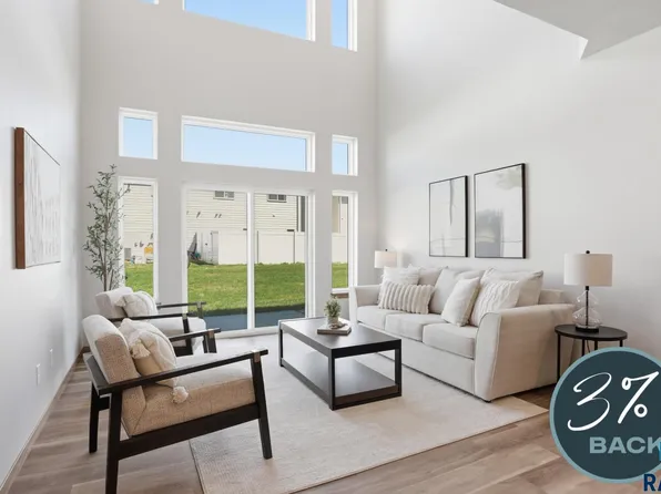 2404 E Jetty St, Sioux Falls, SD 57108