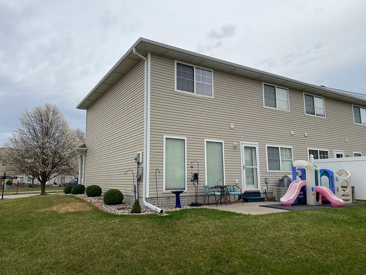 Building Photo - 6901 Naples Dr