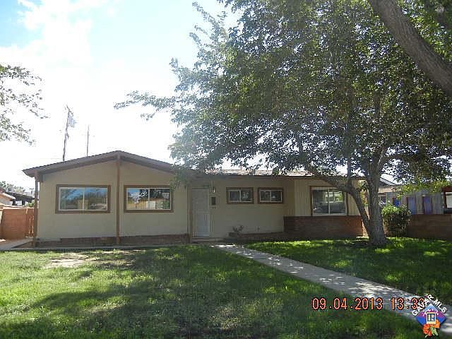1st image of 1102 W Avenue J15