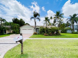 13756 Sheffield St, Wellington, FL 33414