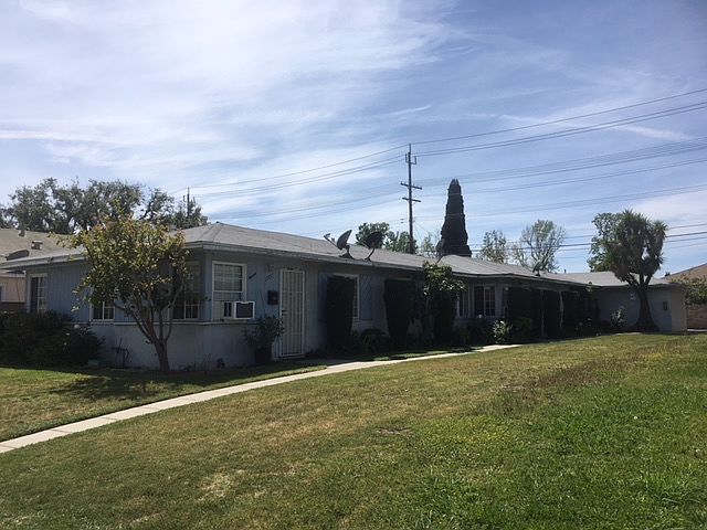 1st image of 1701 N Hollywood Way