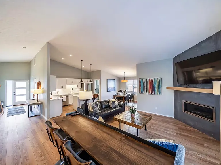20577 Prospector Loop — Photo 32