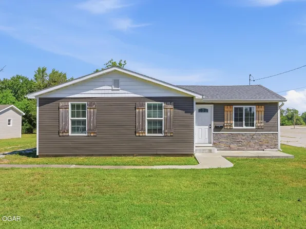 1028 W Ashland St, Nevada, MO 64772