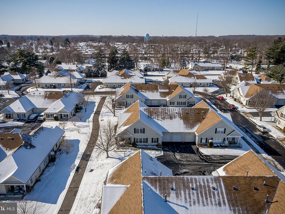 27 Avenrowe Ct, Fairless Hills, PA 19030 Zillow