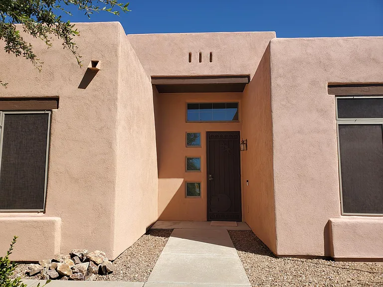 1323 N Golden Palomino Pl — Photo 2