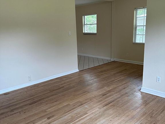 4th image of 2339 Quail Ave