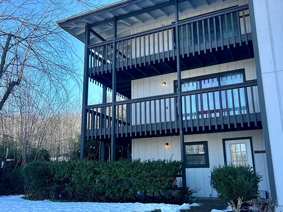 86 Hillside Dr #103