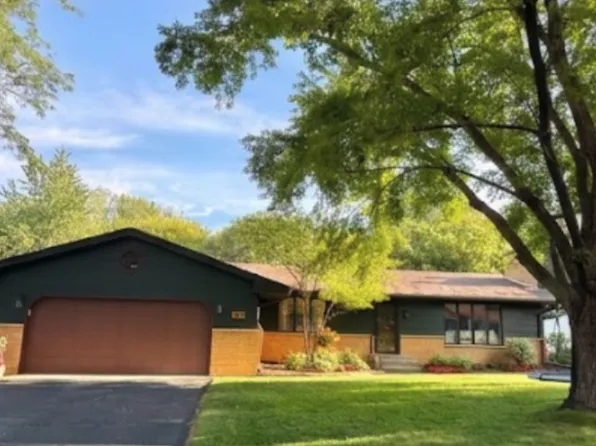 302 Heritage Cir N, Burnsville, MN 55337