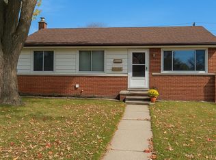 28824 Bohn St, Roseville, MI 48066