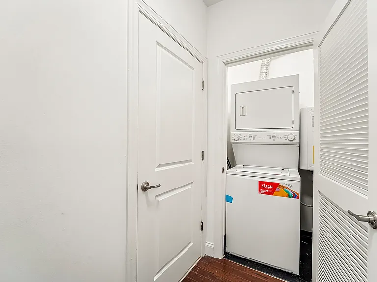 111 Glenwood — Photo 19
