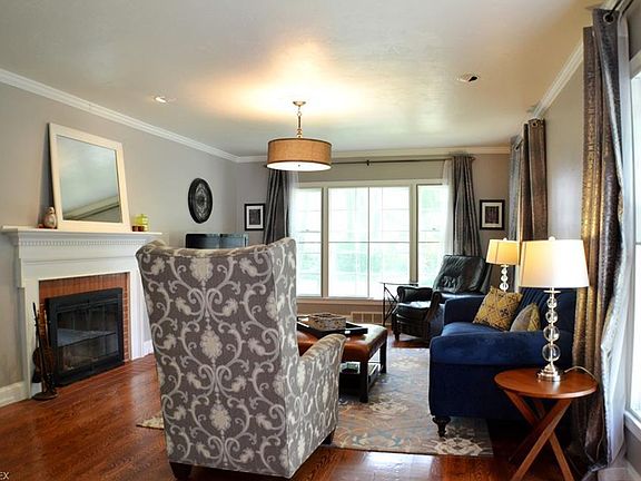 5th image of 1049 Greenvale Ave